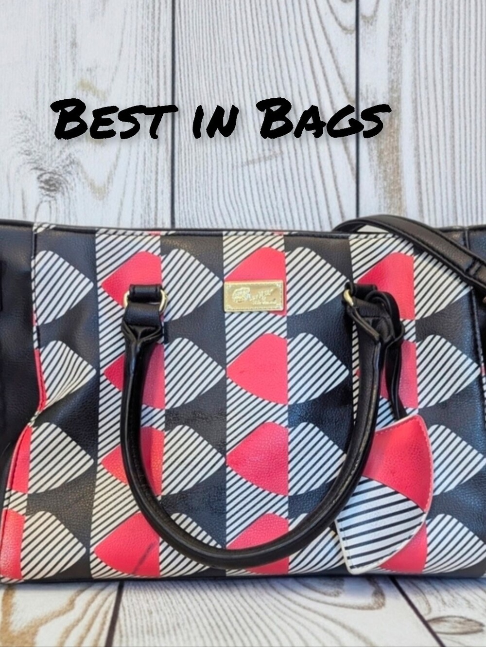 HP❤️Luv Betsey Graphic Kiss Bag